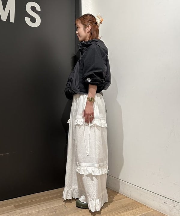 安藤 菜央さんの「BEAMS WOMEN｜BIRKENSTOCK / 【EXCLUSIVE】 BOSTON EVA KHAKI（23～24.5cm）」を使ったコーディネート