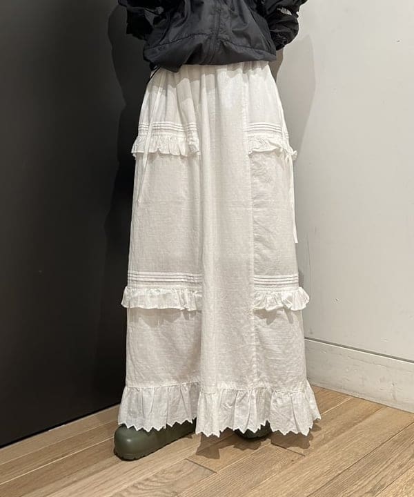 安藤 菜央さんの「BEAMS WOMEN｜BIRKENSTOCK / 【EXCLUSIVE】 BOSTON EVA KHAKI（23～24.5cm）」を使ったコーディネート