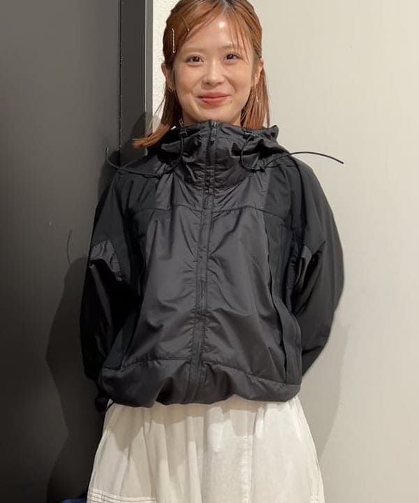 安藤 菜央さんの「BEAMS WOMEN｜BIRKENSTOCK / 【EXCLUSIVE】 BOSTON EVA KHAKI（23～24.5cm）」を使ったコーディネート