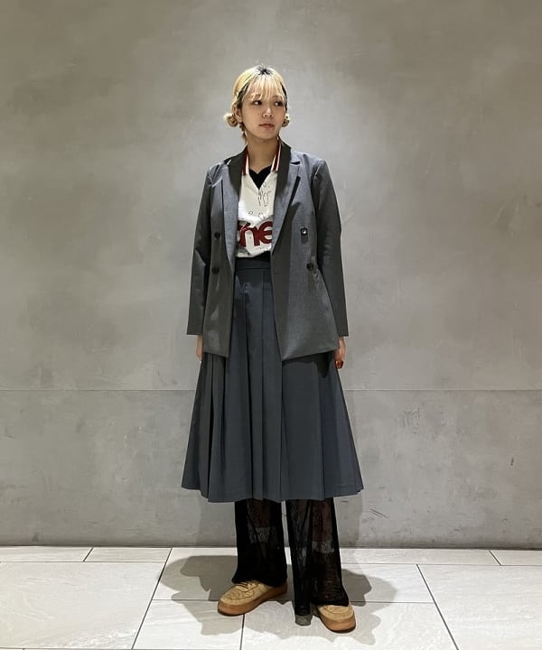 シマダリツコさんの「BEAMS WOMEN｜シャークスキン 4ボタン ダブル ジャケット」を使ったコーディネート