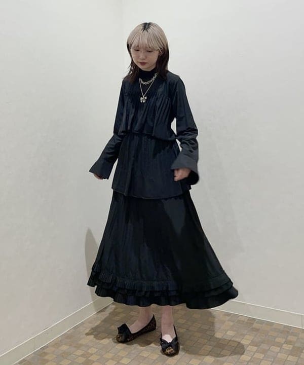 加歩さんの「BEAMS WOMEN｜プリーツ ティアード ワンピース」を使ったコーディネート
