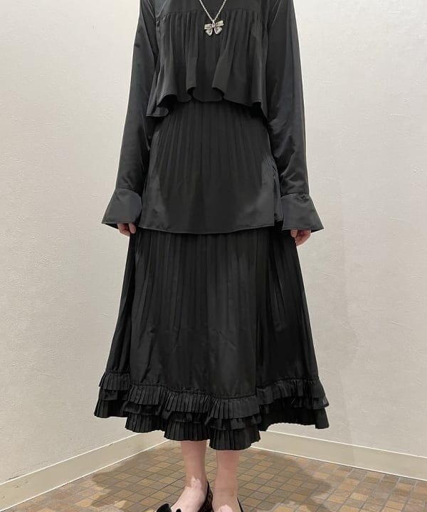 加歩さんの「BEAMS WOMEN｜プリーツ ティアード ワンピース」を使ったコーディネート