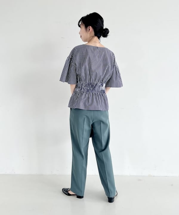 中丸　栞さんの「BEAMS WOMEN｜GIANNI NOTARO / ポリッシュ クロア ハンドバッグ」を使ったコーディネート