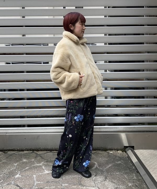 中川　ゆららさんの「BEAMS WOMEN｜TATRAS / BARBRA ボアブルゾン」を使ったコーディネート
