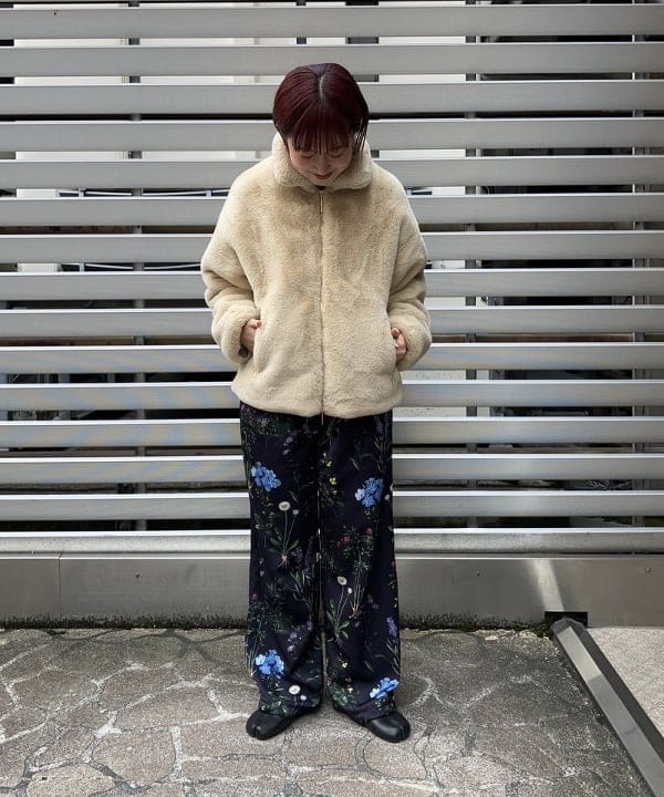 中川　ゆららさんの「BEAMS WOMEN｜TATRAS / BARBRA ボアブルゾン」を使ったコーディネート