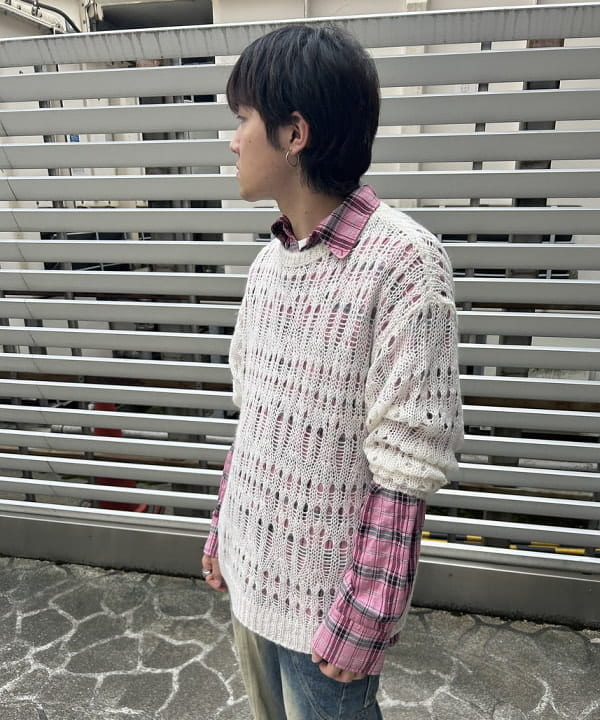 タマイユウトさんの「BEAMS WOMEN｜3ゲージ クロシェ クルーネック ニット」を使ったコーディネート