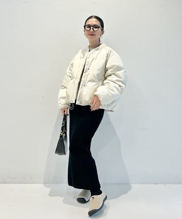 佐藤 美樹さんの「BEAMS WOMEN｜KEEN / HOWSER Ⅲ SLIDE ボア シューズ」を使ったコーディネート