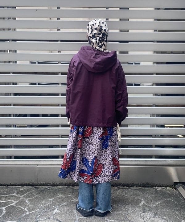 オカモト ミサキさんの「BEAMS WOMEN｜サイド ボタン アノラック」を使ったコーディネート