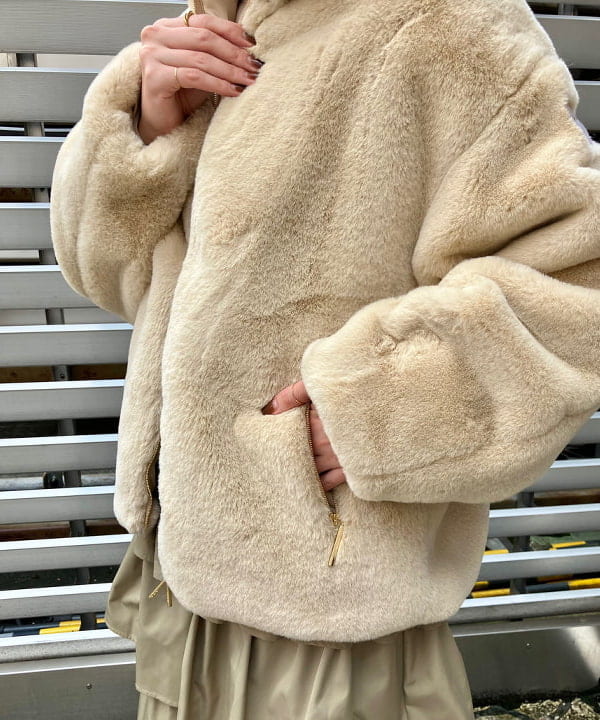 YUIさんの「BEAMS WOMEN｜TATRAS / BARBRA ボアブルゾン」を使ったコーディネート