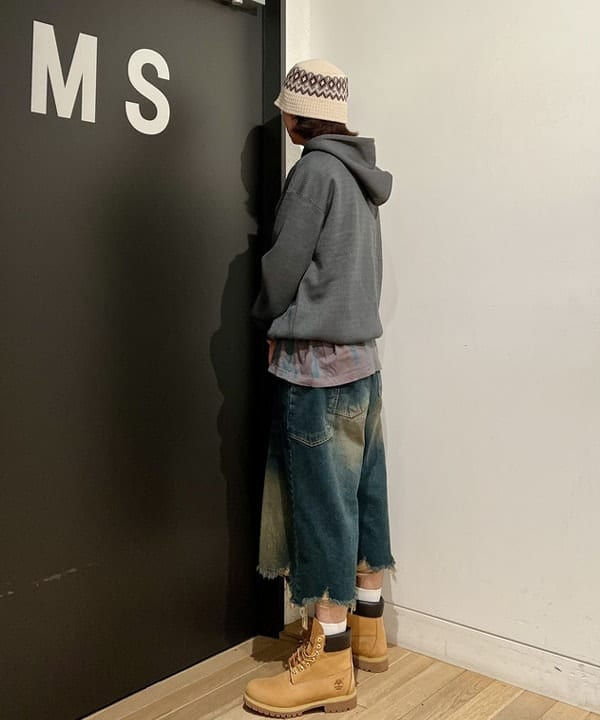 関澤 佑樹さんの「BEAMS WOMEN｜ジャカードニット バケット ハット」を使ったコーディネート