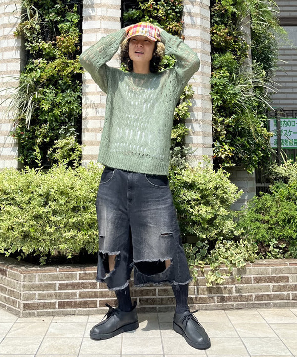 菊田 悠さんの「BEAMS WOMEN｜3ゲージ クロシェ クルーネック ニット」を使ったコーディネート
