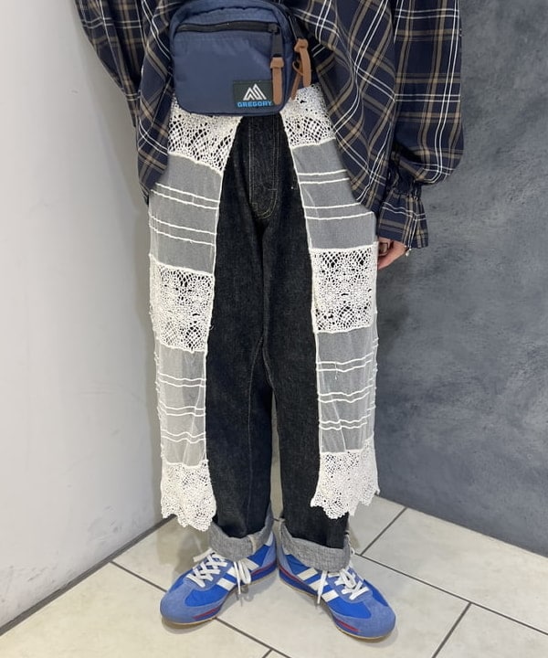 yokoyama shionさんの「BEAMS WOMEN｜GREGORY / 別注 VINTAGE HIP MATE NAVY」を使ったコーディネート