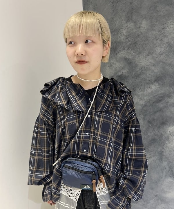 yokoyama shionさんの「BEAMS WOMEN｜GREGORY / 別注 VINTAGE HIP MATE NAVY」を使ったコーディネート