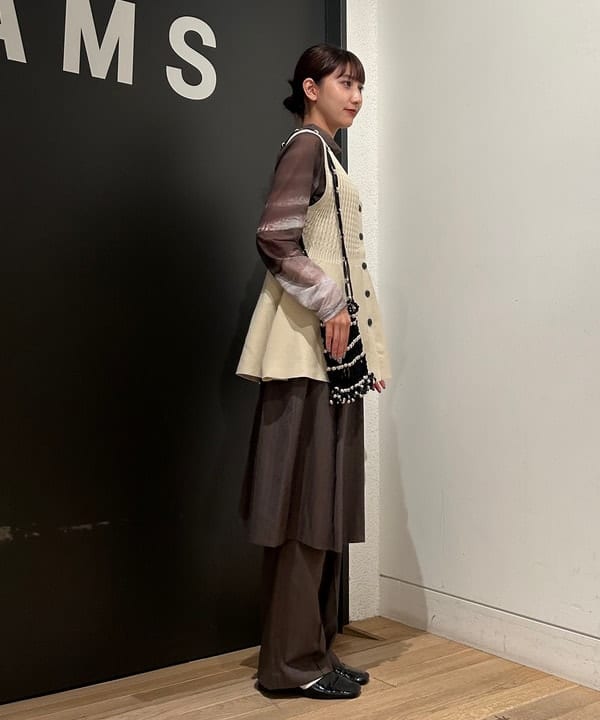 佐藤 亜美さんの「BEAMS WOMEN｜【別注】Casselini / チュール ビーズ ミニ ショルダー」を使ったコーディネート