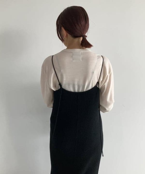 SAKAIさんの「BEAMS WOMEN｜SLOANE / ウール 天竺 クルーネック ニットTシャツ」を使ったコーディネート