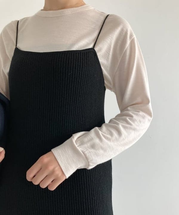 SAKAIさんの「BEAMS WOMEN｜SLOANE / ウール 天竺 クルーネック ニットTシャツ」を使ったコーディネート