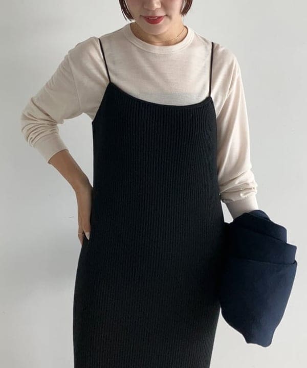 SAKAIさんの「BEAMS WOMEN｜SLOANE / ウール 天竺 クルーネック ニットTシャツ」を使ったコーディネート