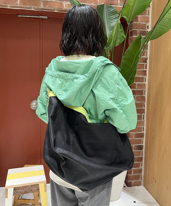 クロサワさんの「BEAMS WOMEN｜サイド ボタン アノラック」を使ったコーディネート