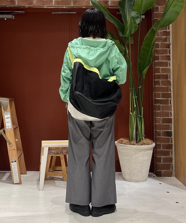 クロサワさんの「BEAMS WOMEN｜サイド ボタン アノラック」を使ったコーディネート
