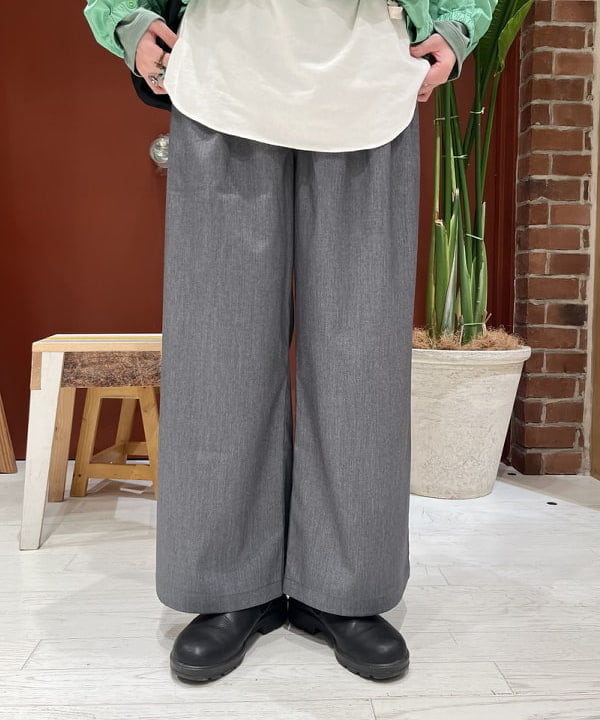 クロサワさんの「BEAMS WOMEN｜サイド ボタン アノラック」を使ったコーディネート