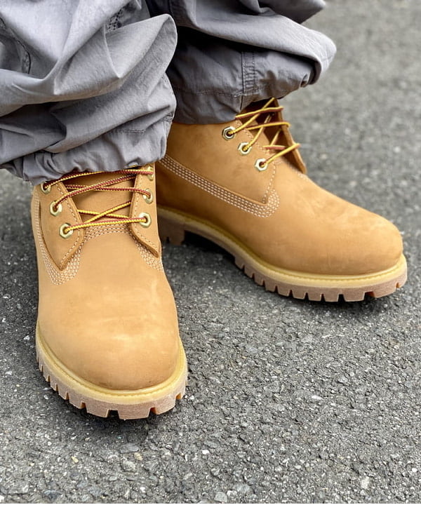 鈴木 悠里さんの「BEAMS WOMEN｜BEAMS / ビッグ 6ポケット カーゴパンツ」を使ったコーディネート