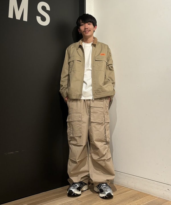 井上 隆司さんの「BEAMS WOMEN｜ミリタリー ポケット バルーンパンツ」を使ったコーディネート