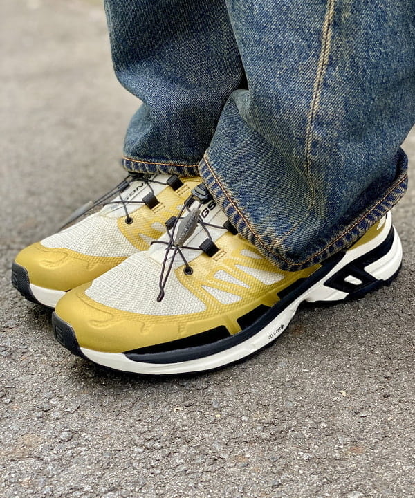 鈴木 悠里さんの「BEAMS WOMEN｜BEAMS / ワイドフィット デニムパンツ」を使ったコーディネート