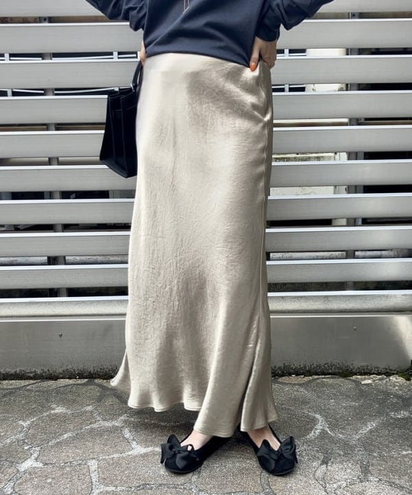 岡 妃呂美さんの「BEAMS WOMEN｜AK+1 / ロングスリーブ カットソー」を使ったコーディネート