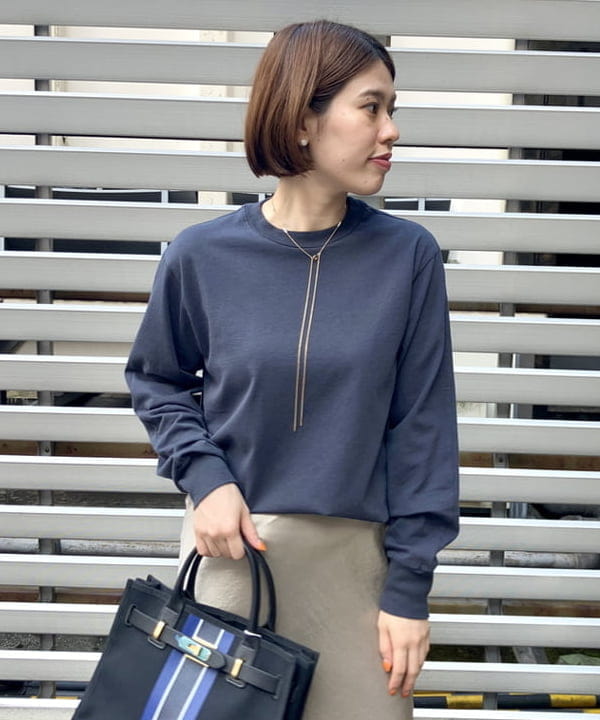 岡 妃呂美さんの「BEAMS WOMEN｜AK+1 / ロングスリーブ カットソー」を使ったコーディネート