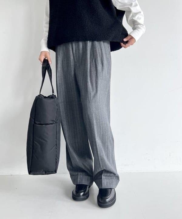 中丸　栞さんの「BEAMS WOMEN｜NOMADIS / SAC2 PADDED トートバッグ」を使ったコーディネート