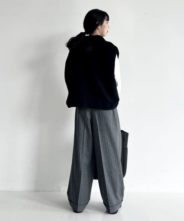 中丸　栞さんの「BEAMS WOMEN｜NOMADIS / SAC2 PADDED トートバッグ」を使ったコーディネート
