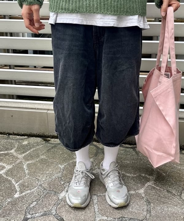 高遠 恒巳さんの「BEAMS WOMEN｜3ゲージ クロシェ クルーネック ニット」を使ったコーディネート