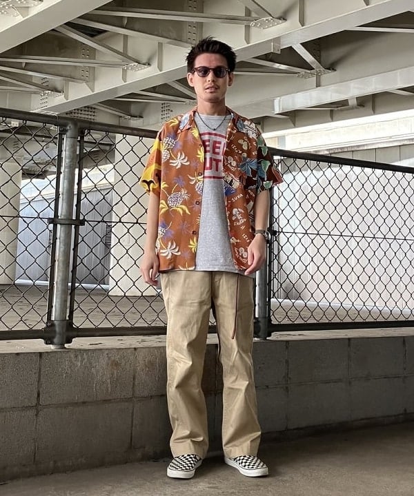 ホサカさんの「BEAMS WOMEN｜SUN SURF × BEAMS / 別注 アロハシャツ」を使ったコーディネート