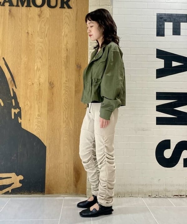 笠井 祐希さんの「BEAMS WOMEN｜BEAMS BOY / ブラス ナロー パーム カフ」を使ったコーディネート
