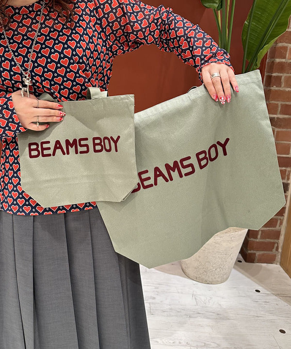 竹村 澄玲さんの「BEAMS WOMEN｜ダブル ベルト プリーツ スカート」を使ったコーディネート