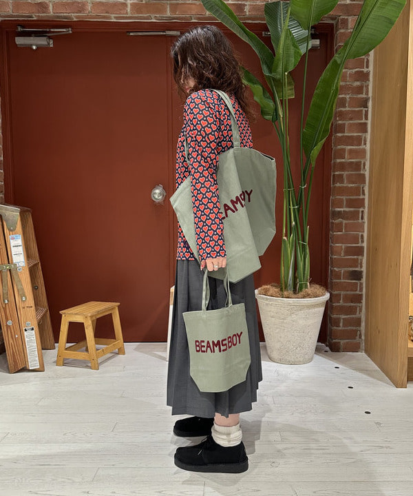 竹村 澄玲さんの「BEAMS WOMEN｜ダブル ベルト プリーツ スカート」を使ったコーディネート