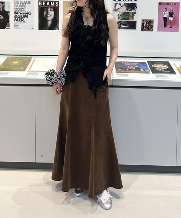 渡邊 舞さんの「BEAMS WOMEN｜コーデュロイ マーメイド スカート」を使ったコーディネート