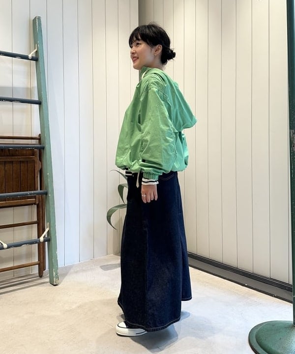 ナガオカ サキさんの「BEAMS WOMEN｜サイド ボタン アノラック」を使ったコーディネート