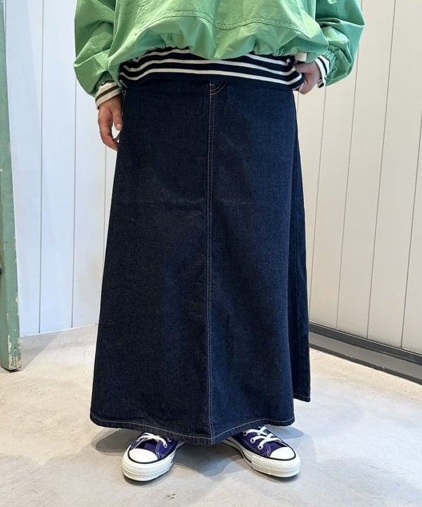 ナガオカ サキさんの「BEAMS WOMEN｜サイド ボタン アノラック」を使ったコーディネート