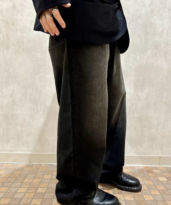 配島 孝明さんの「BEAMS WOMEN｜BEAMS / ワイドフィット デニムパンツ」を使ったコーディネート