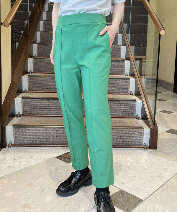 蒲原 捺美さんの「BEAMS WOMEN｜AK+1 / ストレッチ パンツ」を使ったコーディネート