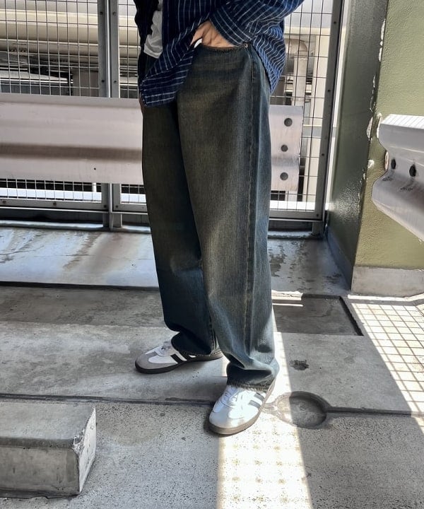 槙山 賢斗さんの「BEAMS WOMEN｜BEAMS / ワイドフィット デニムパンツ」を使ったコーディネート