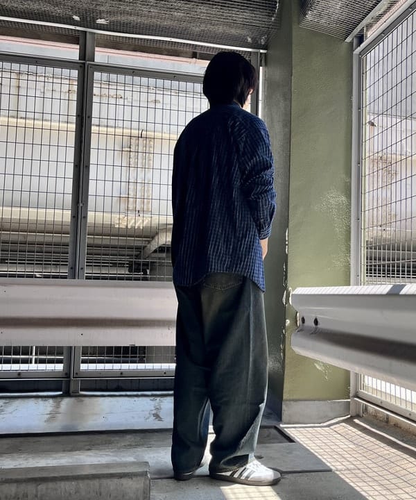 槙山 賢斗さんの「BEAMS WOMEN｜BEAMS / ワイドフィット デニムパンツ」を使ったコーディネート