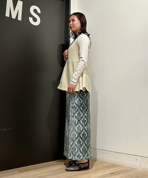 早川 萌子さんの「BEAMS WOMEN｜テレコ リブ クルーネック トップス」を使ったコーディネート