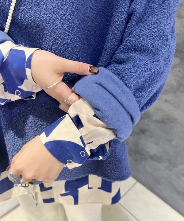 yokoyama shionさんの「BEAMS WOMEN｜BEAMS BOY / 樹脂 パール ロング ネックレス」を使ったコーディネート