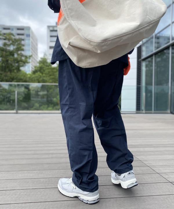 Kaoru Sakumaさんの「BEAMS WOMEN｜コットン ナイロン スラックス」を使ったコーディネート