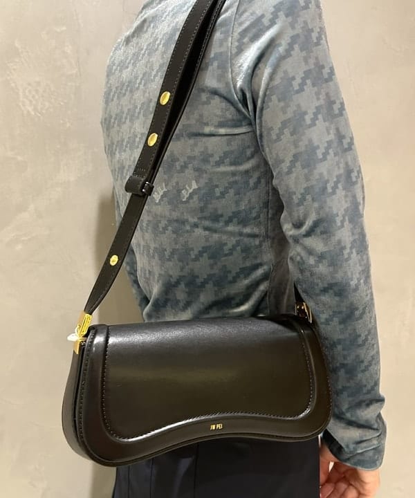 ササキさんの「BEAMS WOMEN｜【別注】FRED PERRY / Pleated Skirt」を使ったコーディネート