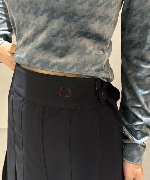 ササキさんの「BEAMS WOMEN｜【別注】FRED PERRY / Pleated Skirt」を使ったコーディネート
