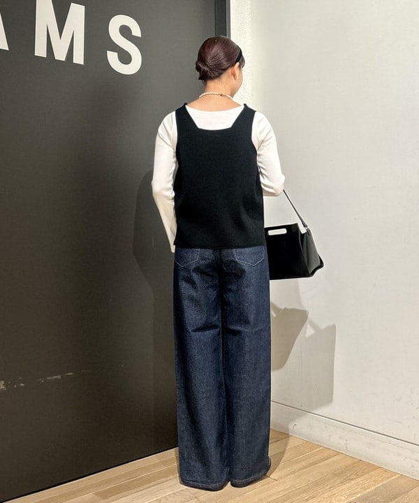 早川 萌子さんの「BEAMS WOMEN｜丸胴 テレコ 長袖 Tシャツ」を使ったコーディネート