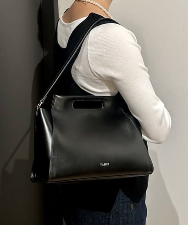 早川 萌子さんの「BEAMS WOMEN｜丸胴 テレコ 長袖 Tシャツ」を使ったコーディネート